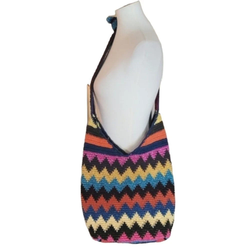 Vintage 70's Zig Zag Multi-color Woven Crossbody Hobo Bag‎